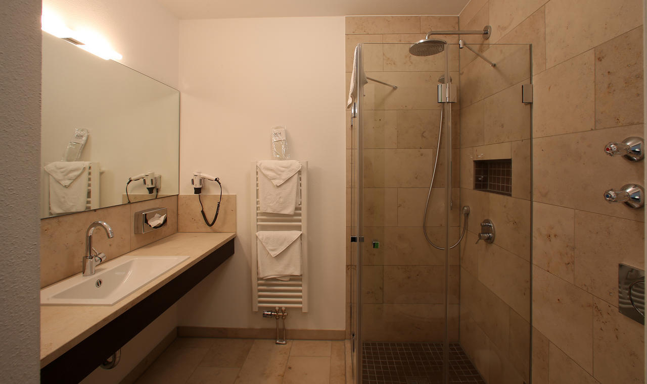 Hotel Kh Mit Restaurant 3*