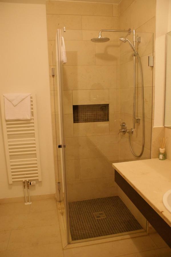Hotel Kh Mit Restaurant 3*