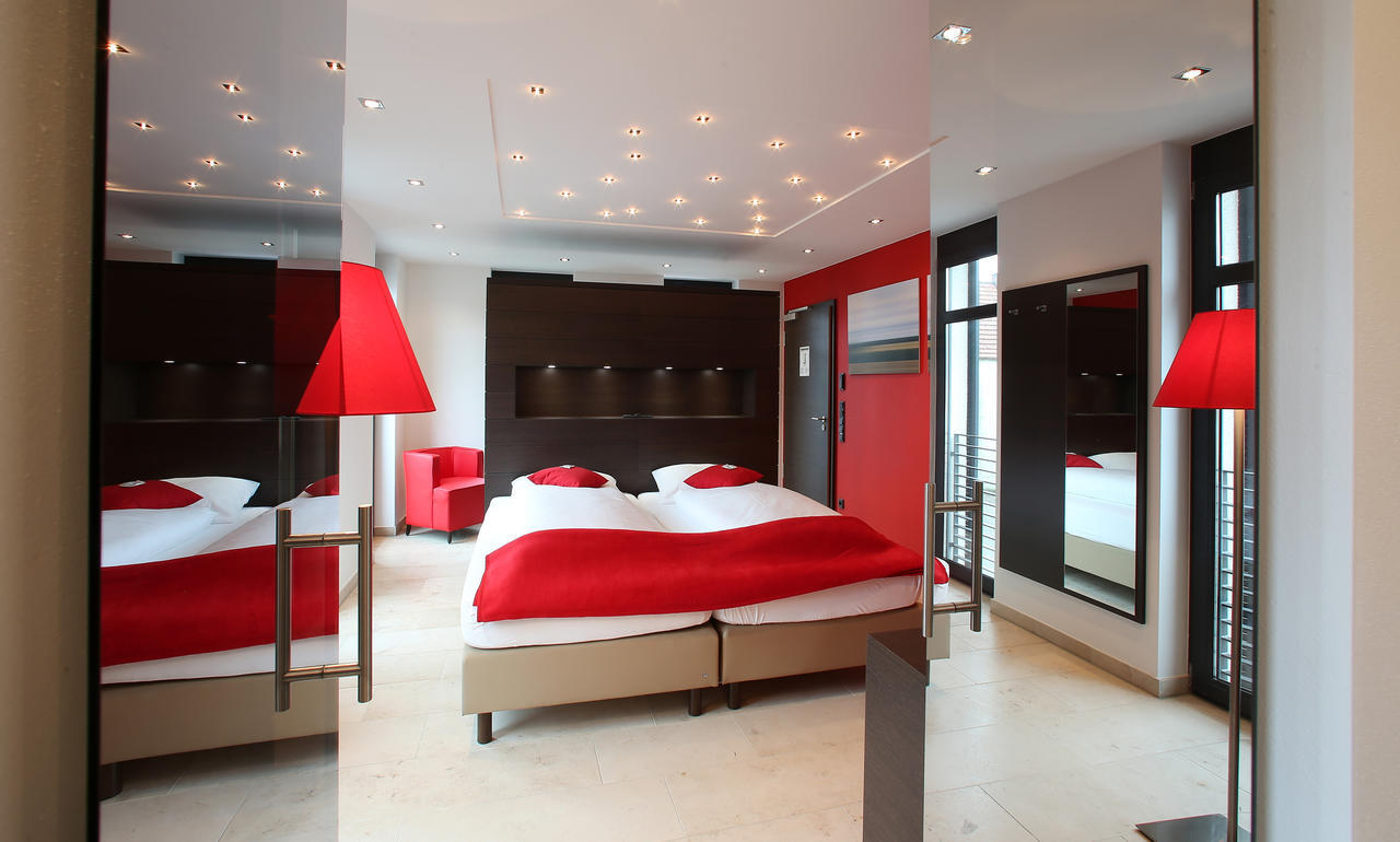 Hotel Kh Mit Restaurant 3*
