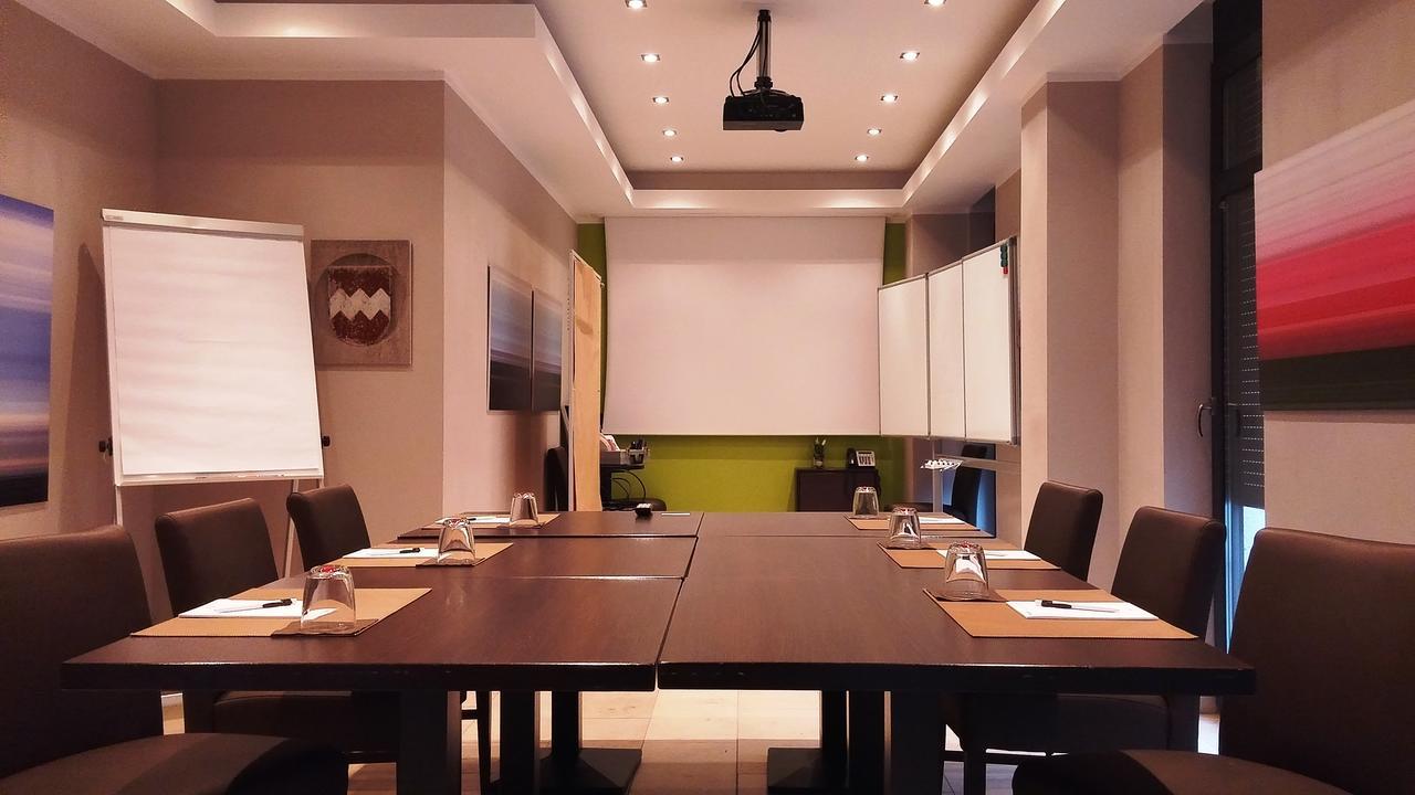 Hotel Kh Mit Restaurant 3*
